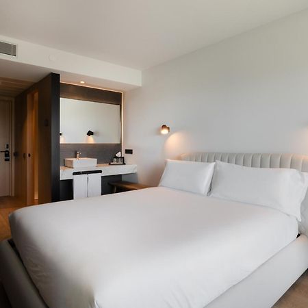 Hotel Sb Win 4 Sup Sant Feliu de Llobregat Eksteriør billede