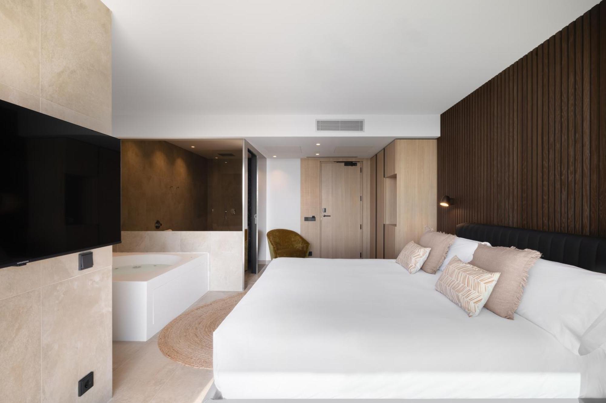Hotel Sb Win 4 Sup Sant Feliu de Llobregat Eksteriør billede